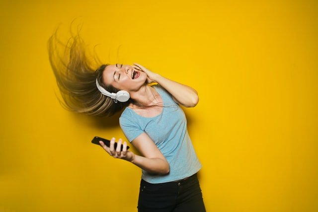10 Proven Health Benefits Of Music Listening
