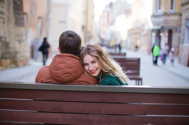 30 Indications That A Girl Is Secretly In Love With You
