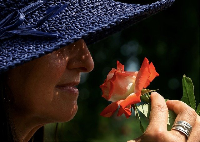 How To Tell Someone They Smell Without Offending Them