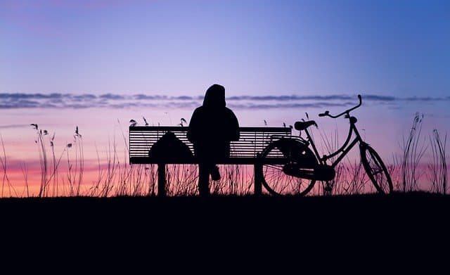 What Are the Symptoms of Chronic Loneliness