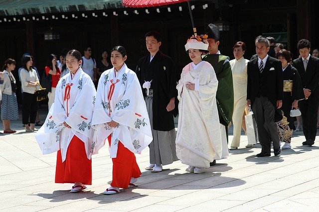 12 Etiquette & Ceremony for a Traditional Japanese Wedding