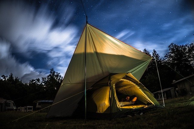 15 Camping Packing Hacks & Tips For Your Next Trip