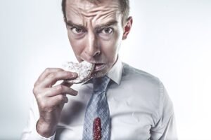 Read more about the article How to Stop Binge Eating 5 tips