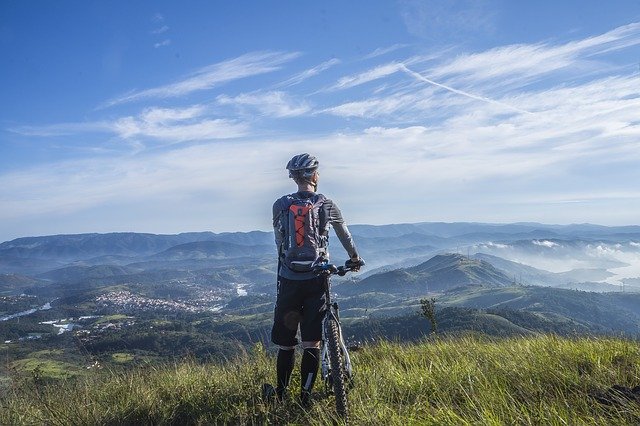 What To Wear When Mountain Biking