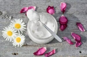 Read more about the article Coconut Oil: 10 Ingenious Uses