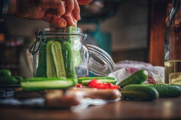 HOW TO SAFELY USE HOMEMADE VINEGAR IN PICKLING.