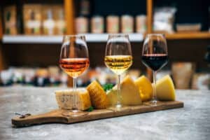 Read more about the article Guide to Wine and Cheese Pairings