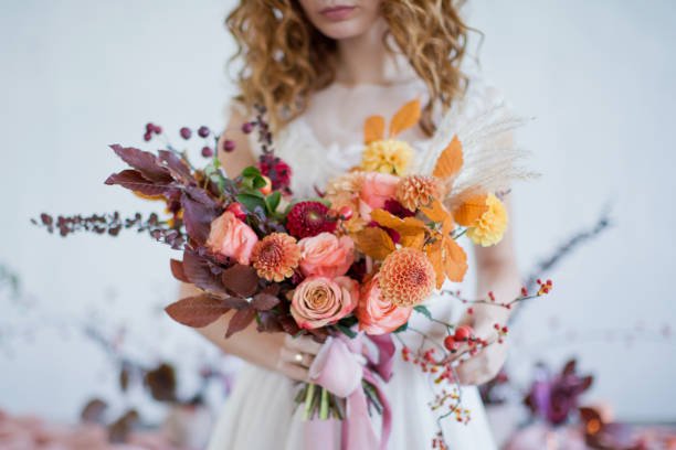 What colors go best with a fall wedding?