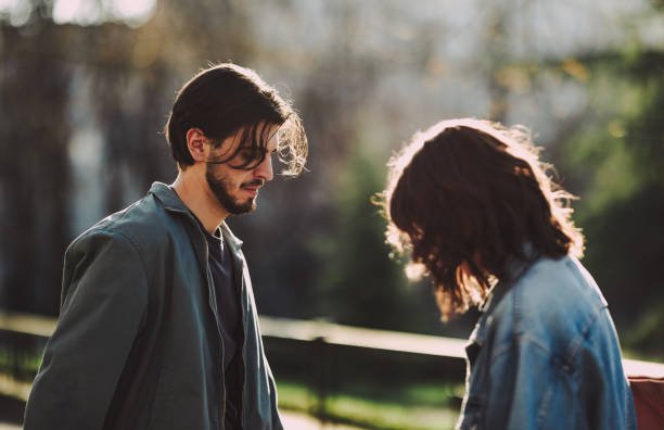 7 telltale signals that a relationship is failing.