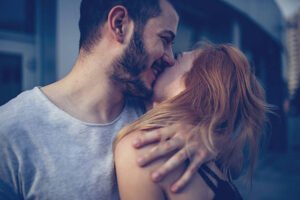 Read more about the article Here’s what it means if a guy kisses you goodbye.