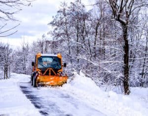 Read more about the article Advice for Drivers on Maintaining Snowplow Safety