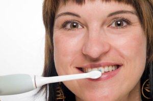 Read more about the article Which is better for brushing your teeth: before or after eating?